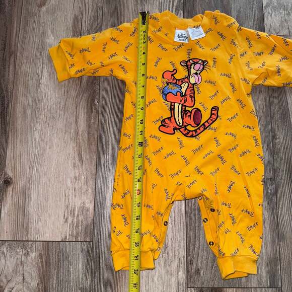 Vintage Disney Store Winnie The Pooh Tigger Embroider Romper Yellow 12 Months - Picture 4 of 5